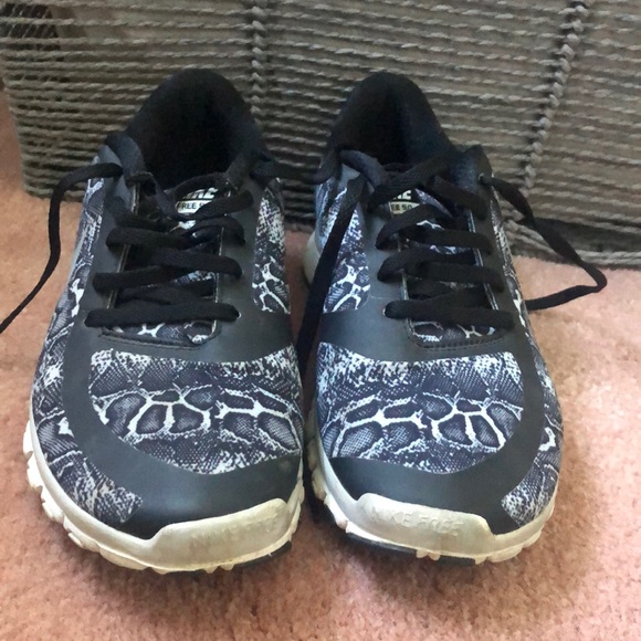 Nike Women's Free 5.0 V4 Ns Pt Running Shoe - Picture 2 of 5